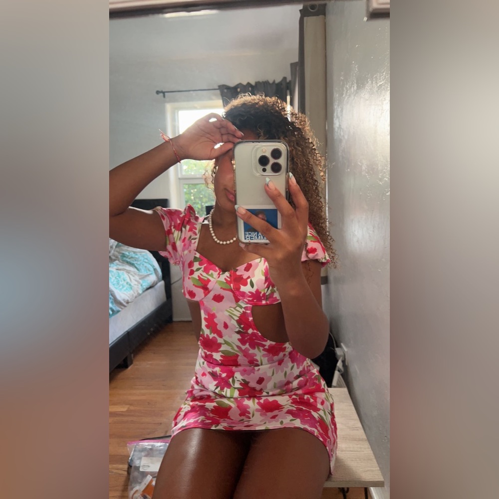 MY FAVORITE FLORAL DRESS